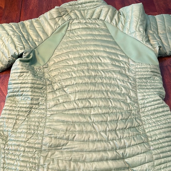 Eddie Bauer Women’s First Ascent Green - Picture 7 of 9